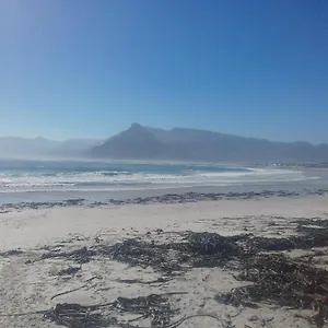 Gasthof Guinea Fowl House, Kommetjie